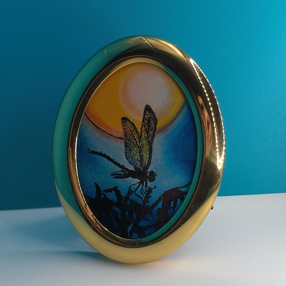 Mini Dragonfly 2.5"x3.5" within a new oval golden / shiny metal Frame - Picture 1 of 9